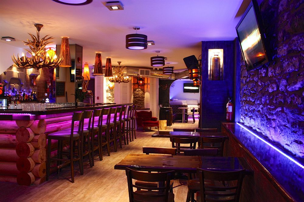 Auberge de jeunesse M *